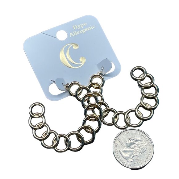 Charming ChGold Tone Hypoallergenic Hoop Earrings With Interlocking Circle Desig - Picture 3 of 7